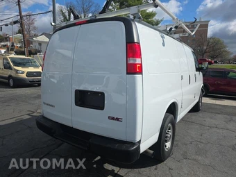 2023 GMC Savana Cargo Van 1WT 135.2" WB – miniatura 4