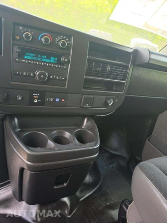 2023 GMC Savana Cargo Van 1WT 135.2" WB - miniatura 10