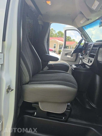 2023 GMC Savana Cargo Van 1WT 135.2" WB - miniatura 17