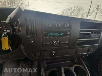 2023 GMC Savana Cargo Van 1WT 135.2" WB - miniatura 10