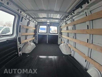 2023 GMC Savana Cargo Van 1WT 135.2" WB - miniatura 13