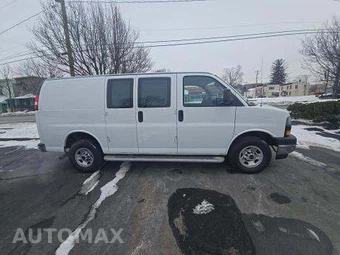 2023 GMC Savana Cargo Van 1WT 135.2" WB - miniatura 4