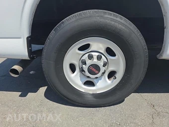2023 GMC Savana Cargo Van 1WT 135.2" WB - miniatura 10