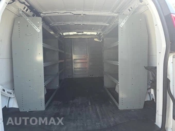 2023 GMC Savana Cargo Van 1WT 135.2" WB - miniatura 16