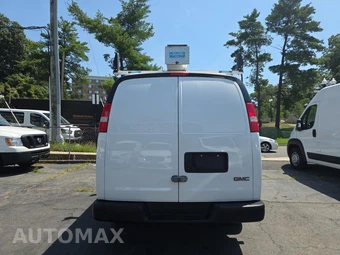 2023 GMC Savana Cargo Van 1WT 135.2" WB - miniatura 5