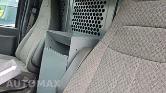 2023 GMC Savana Cargo Van 1WT 135.2" WB – miniatura 23