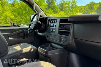2023 GMC Savana Cargo Van 1WT 135.2" WB - miniatura 11