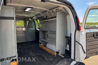 2023 GMC Savana Cargo Van 1WT 135.2" WB - miniatura 17