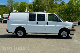 2023 GMC Savana Cargo Van 1WT 135.2" WB - miniatura 2