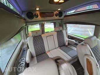 2023 GMC Savana Cargo Van 1WT 135.2" WB - miniatura 16