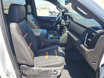 2023 GMC Sierra 1500 AT4 Crew Cab Medium Bed - miniatura 8