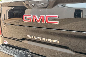 2023 GMC Sierra 1500 AT4 Crew Cab Medium Bed 4SB - miniatura 17