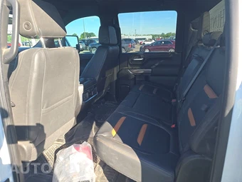 2023 GMC Sierra 2500HD AT4 Crew Cab Medium Bed - miniatura 13
