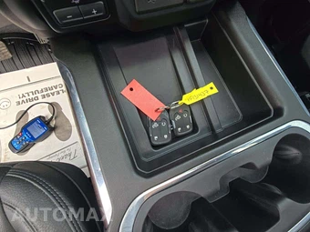 2023 GMC Sierra 3500 Denali HD Crew Cab Medium Bed - miniatura 8