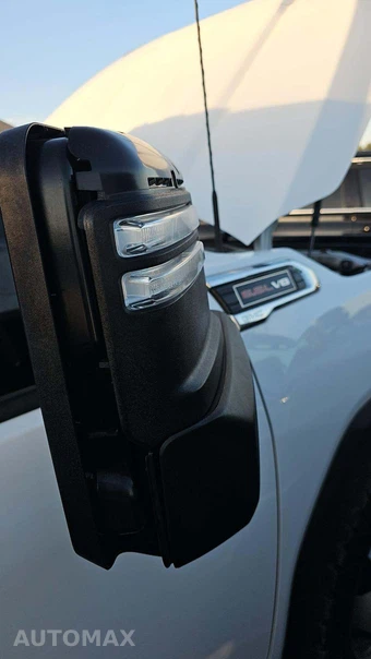 2023 GMC Sierra 3500HD Cab Chassis Pro Crew Cab 1SA DRW - miniatura 31