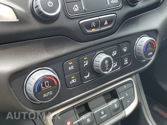 2023 GMC Terrain Denali 5SA - miniatura 30