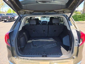 2023 GMC Terrain Denali 5SA - miniatura 11