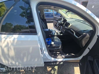 2023 GMC Terrain Denali 5SA - miniatura 18