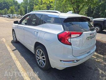 2023 GMC Terrain Denali 5SA - miniatura 2