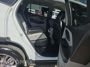 2023 GMC Terrain SLT 4SA - miniatura 13