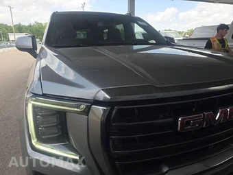 2023 GMC Yukon AT4 - miniatura 2