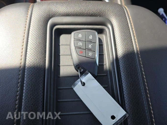 2023 GMC Yukon AT4 - miniatura 8