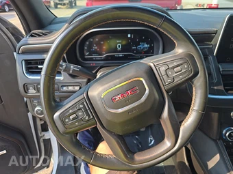 2023 GMC Yukon AT4 - miniatura 10