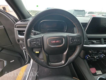 2023 GMC Yukon AT4 4SB - miniatura 10