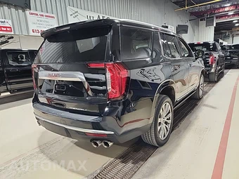 2023 GMC Yukon Denali - miniatura 4