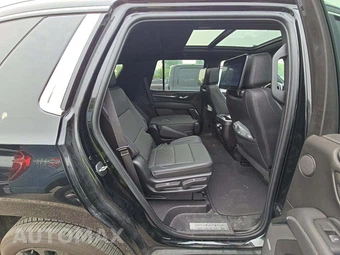 2023 GMC Yukon Denali - miniatura 17