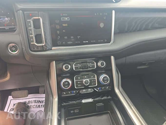 2023 GMC Yukon Denali - miniatura 7