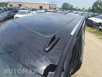 2023 GMC Yukon Denali - miniatura 9