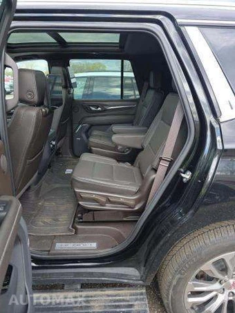 2023 GMC Yukon Denali - miniatura 13