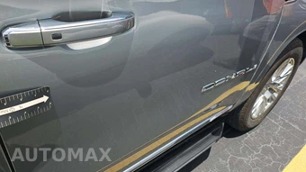 2023 GMC Yukon Denali 5SA - miniatura 30