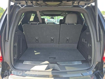 2023 GMC Yukon Denali 5SA - miniatura 12