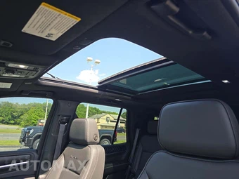 2023 GMC Yukon Denali 5SA - miniatura 8