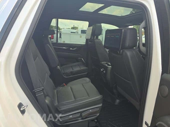 2023 GMC Yukon Denali 5SA - miniatura 17