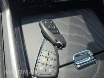 2023 GMC Yukon Denali 5SA - miniatura 8