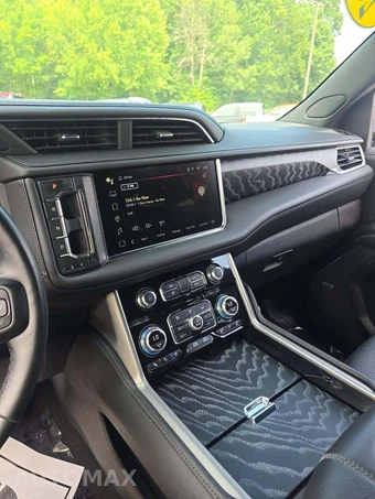 2023 GMC Yukon Denali 5SA - miniatura 10
