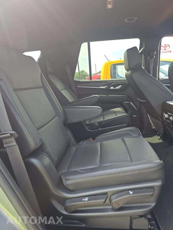 2023 GMC Yukon Denali 5SA - miniatura 17