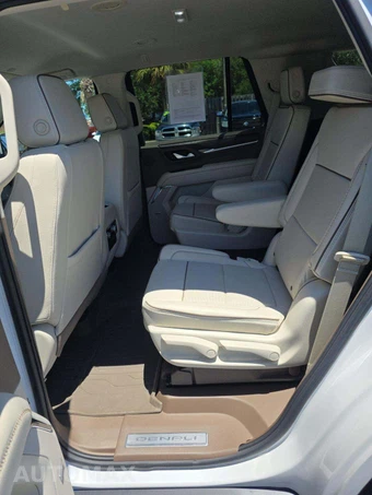 2023 GMC Yukon Denali 5SA - miniatura 10