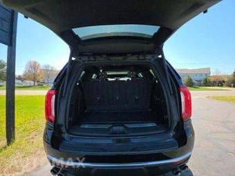 2023 GMC Yukon Denali 5SA - miniatura 16