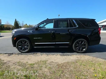 2023 GMC Yukon Denali 5SA - miniatura 3