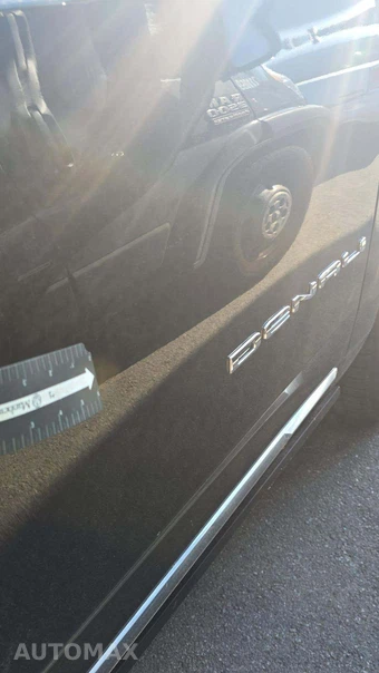 2023 GMC Yukon Denali 5SA - miniatura 28