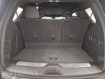 2023 GMC Yukon Denali 5SA - miniatura 17