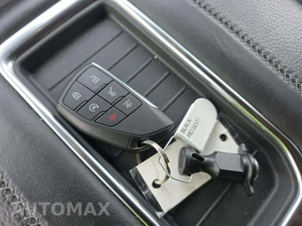 2023 GMC Yukon Denali 5SA - miniatura 5