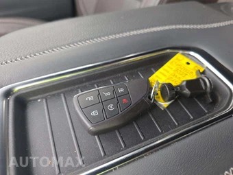 2023 GMC Yukon Denali 5SA - miniatura 5