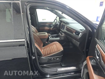 2023 GMC Yukon Denali Ultimate - miniatura 8