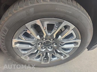 2023 GMC Yukon Denali Ultimate - miniatura 9