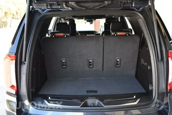 2023 GMC Yukon Denali Ultimate 5SB - miniatura 17